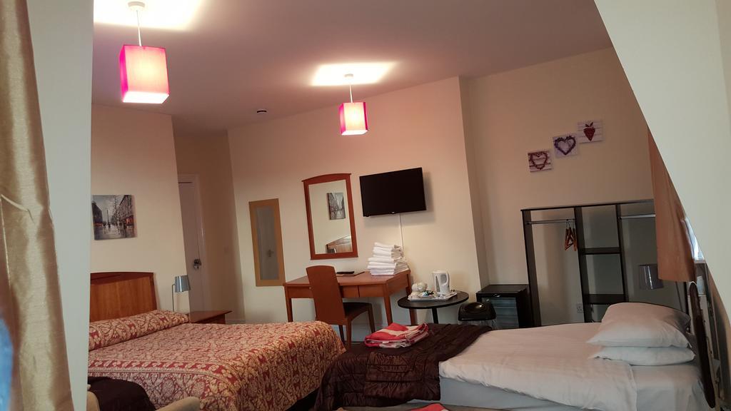The New Alexandra Hotel